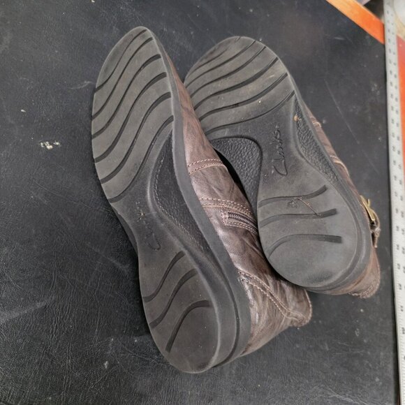 Clarks Bendable Ankle Boots Womens 10M Brown Leather Side Zip Walking Comfort - Picture 5 of 8